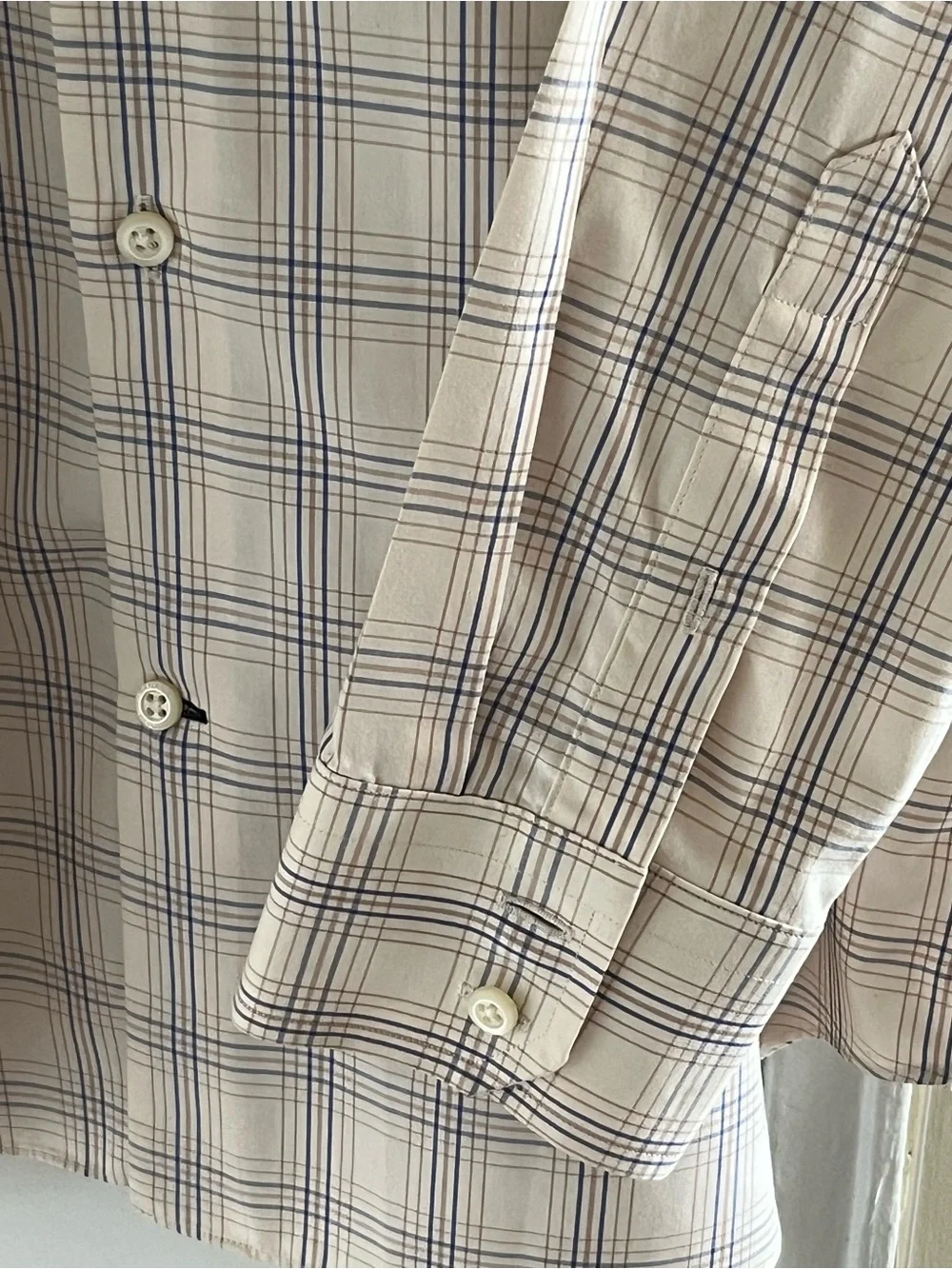 Banana Republic Men's cream and Blue Plaid Dress Shirt